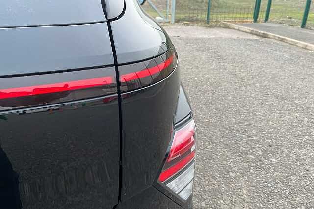 Hyundai KONA 1.6 H Gdi N Line Suv 5dr Petrol Hybrid Dct Euro 6 (s/s) (141 Ps) Abyss Black