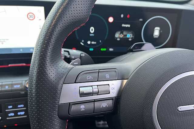 Hyundai KONA 1.6 H Gdi N Line Suv 5dr Petrol Hybrid Dct Euro 6 (s/s) (141 Ps) Abyss Black