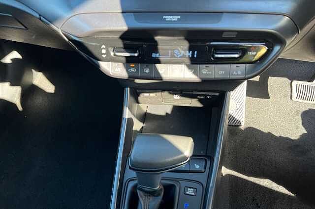 Hyundai I20 1.0 T Gdi Mhev Premium Hatchback 5dr Petrol Hybrid Dct Euro 6 (s/s) (100 Ps)
