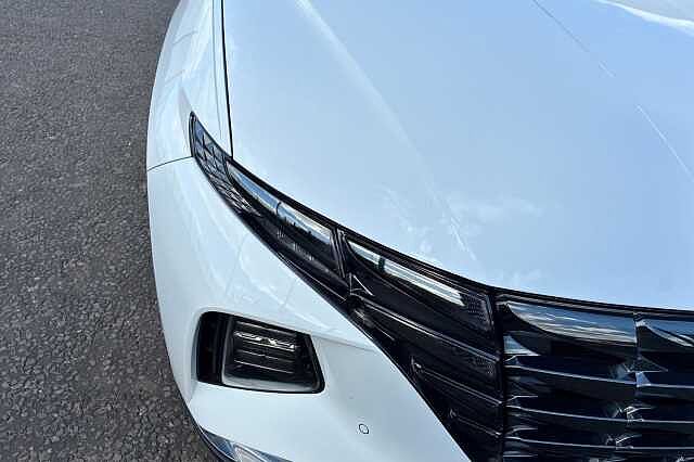 Hyundai TUCSON 1.6 H T Gdi Premium Suv 5dr Petrol Hybrid Auto Euro 6 (s/s) (230 Ps) Polar White