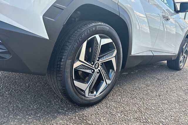 Hyundai TUCSON 1.6 H T Gdi Premium Suv 5dr Petrol Hybrid Auto Euro 6 (s/s) (230 Ps) Polar White