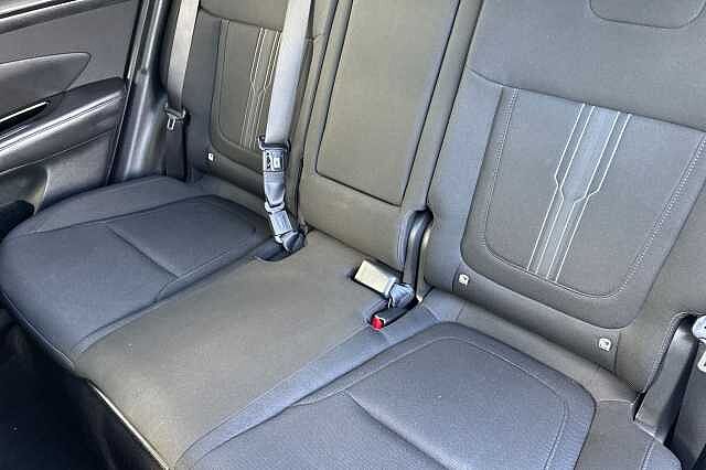 Hyundai TUCSON 1.6 H T Gdi Premium Suv 5dr Petrol Hybrid Auto Euro 6 (s/s) (230 Ps) Polar White