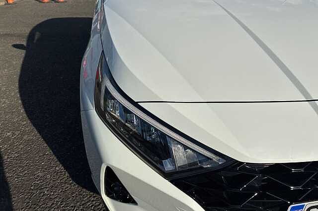 Hyundai I20 1.0 T Gdi Mhev Ultimate Hatchback 5dr Petrol Hybrid Dct Euro 6 (s/s) (100 Ps) Atlas White/Black