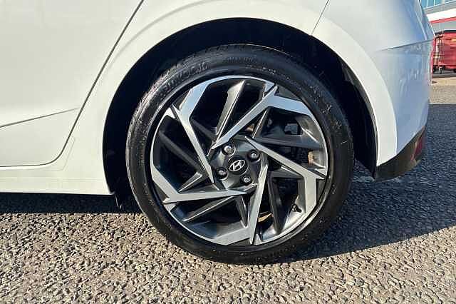 Hyundai I20 1.0 T Gdi Mhev Ultimate Hatchback 5dr Petrol Hybrid Dct Euro 6 (s/s) (100 Ps) Atlas White/Black