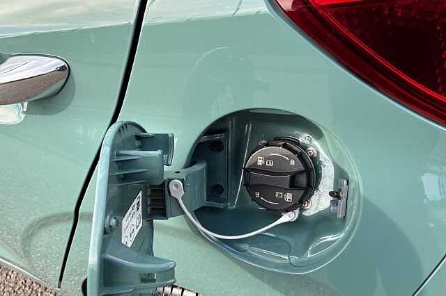 Hyundai I10 1.2 Premium Hatchback 5dr Petrol Auto Euro 6 (s/s) (79 Ps) Mangrove Green