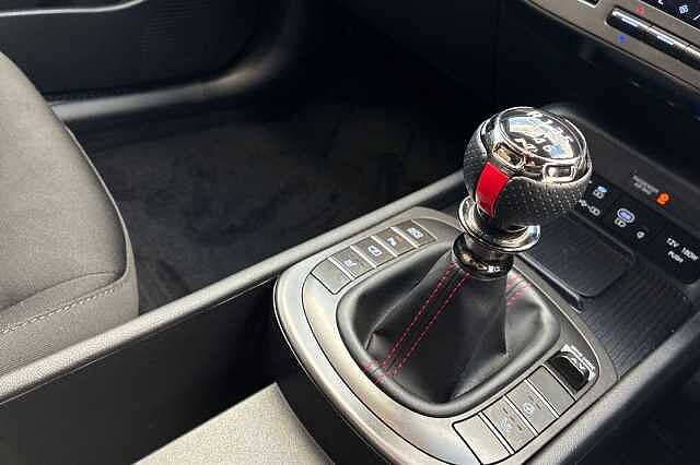 Hyundai KONA 1.6 T Gdi N Line Suv 5dr Petrol Manual Euro 6 (s/s) (138 Ps) Abyss Black