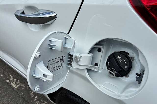 Hyundai I10 1.0 Premium Hatchback 5dr Petrol Auto Euro 6 (s/s) (63 Ps) Atlas White