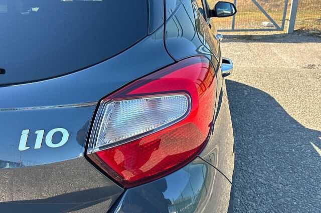 Hyundai I10 1.0 Premium Hatchback 5dr Petrol Auto Euro 6 (s/s) (63 Ps)