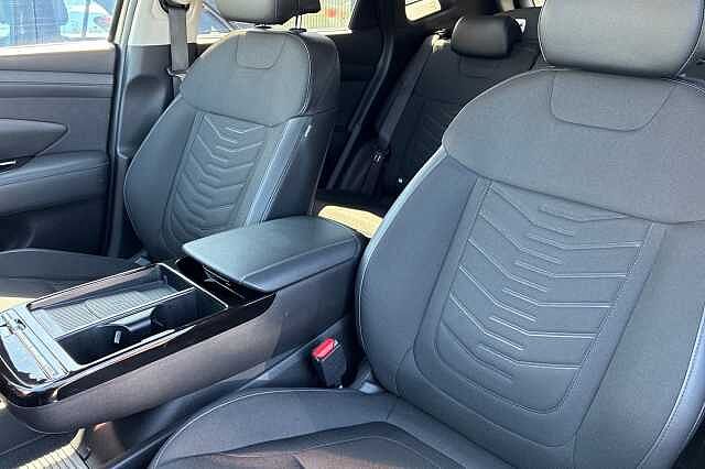 Hyundai Tucson 1.6 T Gdi 13.8kwh Premium Suv 5dr Petrol Plug In Hybrid Auto 4wd Euro 6 (s/s) (2