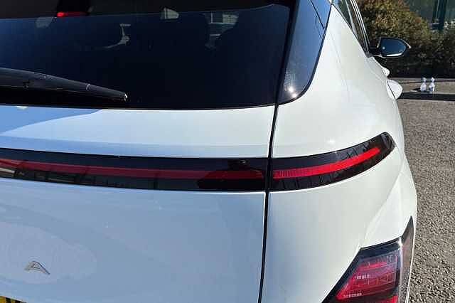 Hyundai KONA 1.6 H Gdi N Line S Suv 5dr Petrol Hybrid Dct Euro 6 (s/s) (141 Ps) Atlas White