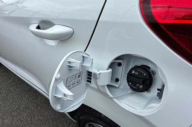 Hyundai I10 1.0 Advance Hatchback 5dr Petrol Auto Euro 6 (s/s) (63 Ps) Atlas White