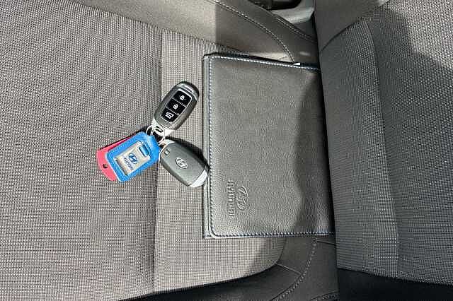 Hyundai Kona 1.0 T Gdi Mhev Premium Suv 5dr Petrol Hybrid Manual Euro 6 (s/s) (120 Ps)