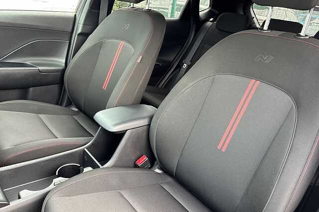 Hyundai KONA 1.6 H Gdi N Line Suv 5dr Petrol Hybrid Dct Euro 6 (s/s) (129 Ps) Abyss Black