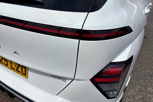 Hyundai KONA 1.6 H Gdi N Line Suv 5dr Petrol Hybrid Dct Euro 6 (s/s) (129 Ps) Atlas White