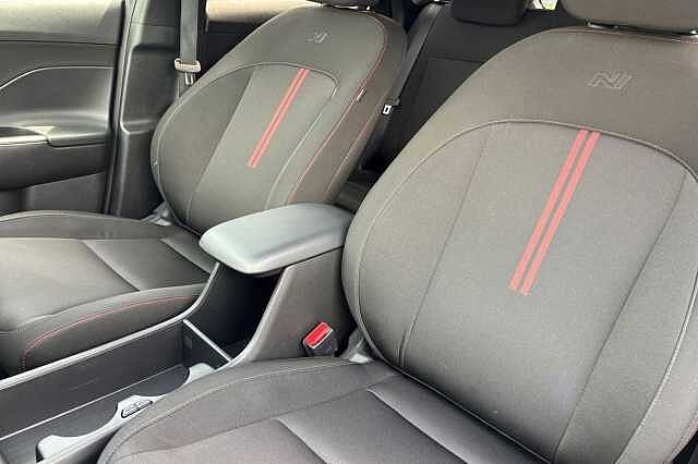 Hyundai KONA 1.6 H Gdi N Line Suv 5dr Petrol Hybrid Dct Euro 6 (s/s) (129 Ps) Atlas White
