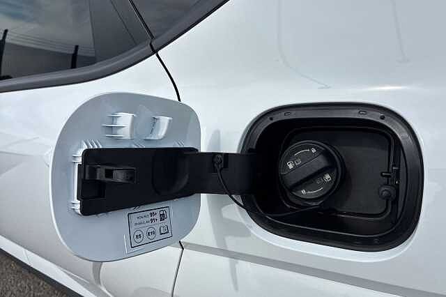 Hyundai KONA 1.6 H Gdi N Line Suv 5dr Petrol Hybrid Dct Euro 6 (s/s) (129 Ps) Atlas White