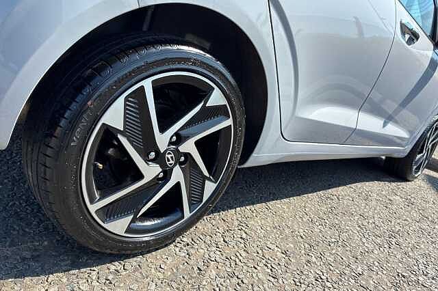 Hyundai I10 1.0 Premium Hatchback 5dr Petrol Auto Euro 6 (s/s) (63 Ps) Lumen Grey