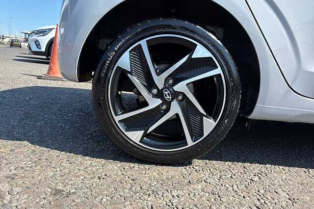 Hyundai I10 1.0 Premium Hatchback 5dr Petrol Auto Euro 6 (s/s) (63 Ps) Lumen Grey