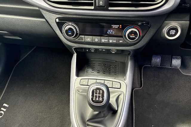 Hyundai I10 1.0 Premium Hatchback 5dr Petrol Manual Euro 6 (s/s) (63 Ps)