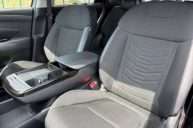 Hyundai Tucson 1.6 T Gdi 13.8kwh Premium Suv 5dr Petrol Plug In Hybrid Auto 4wd Euro 6 (s/s) (2