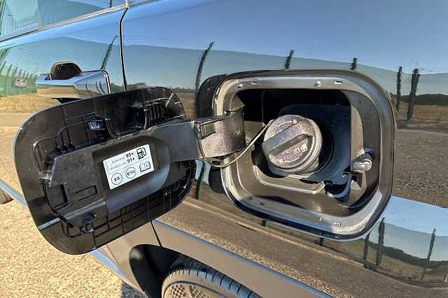 Hyundai Santa Fe 1.6 H T Gdi Ultimate Suv 5dr Petrol Hybrid Auto Euro 6 (s/s) (7seat) (215 Ps)