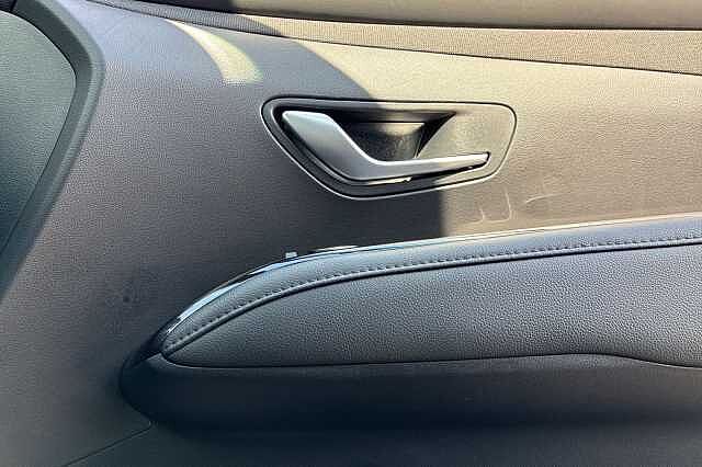 Hyundai Tucson 1.6 T Gdi 13.8kwh Premium Suv 5dr Petrol Plug In Hybrid Auto 4wd Euro 6 (s/s) (2