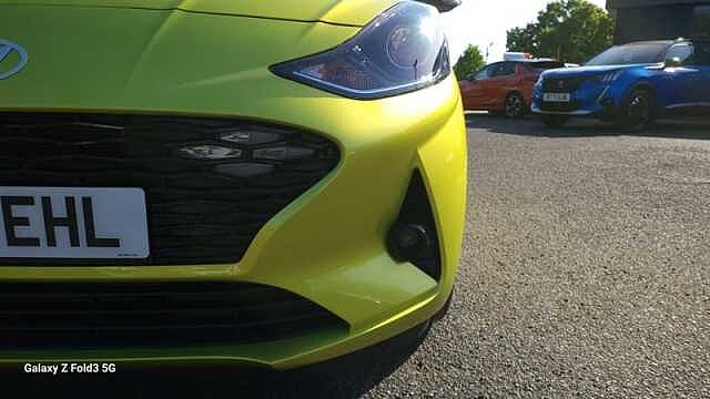 Hyundai i10 1.0 Premium Hatchback 5dr Petrol Auto Euro 6 (s/s) (63 ps)