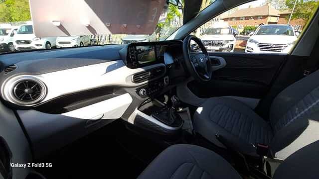 Hyundai i10 1.0 Premium Hatchback 5dr Petrol Auto Euro 6 (s/s) (63 ps)