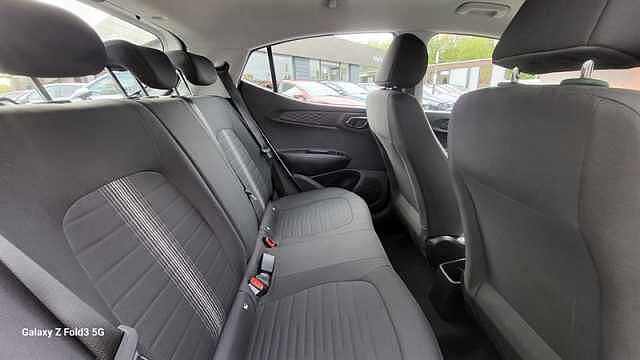 Hyundai i10 1.0 SE Connect Hatchback 5dr Petrol Manual Euro 6 (s/s) (67 ps)