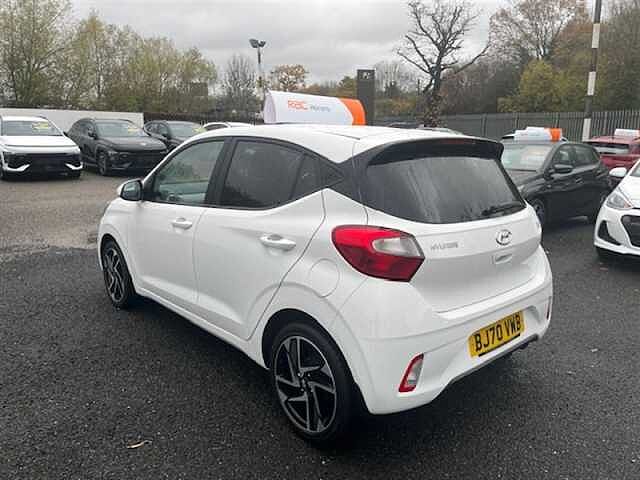 Hyundai i10 1.2 Premium Hatchback 5dr Petrol Auto Euro 6 (s/s) (84 ps)
