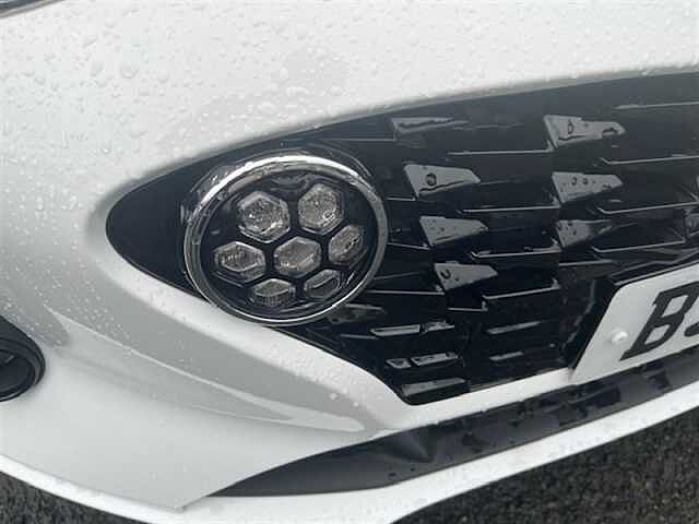 Hyundai i10 1.2 Premium Hatchback 5dr Petrol Auto Euro 6 (s/s) (84 ps)