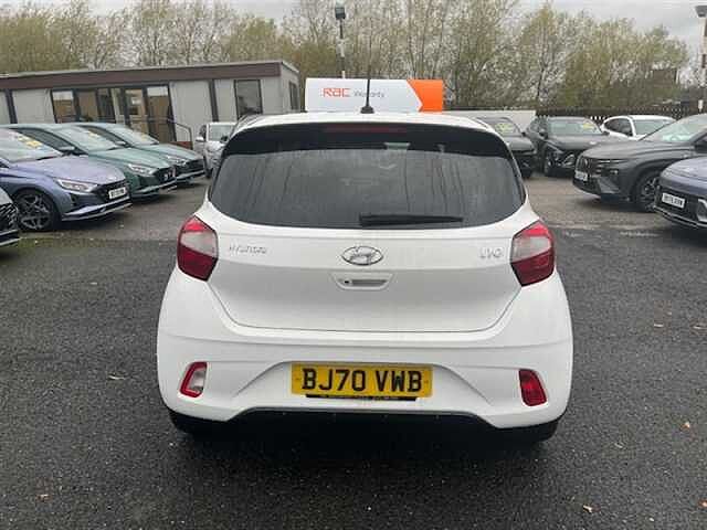 Hyundai i10 1.2 Premium Hatchback 5dr Petrol Auto Euro 6 (s/s) (84 ps)