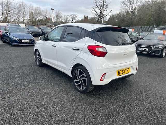 Hyundai I10 1.2 Premium Hatchback 5dr Petrol Auto Euro 6 (s/s) (84 ps) White