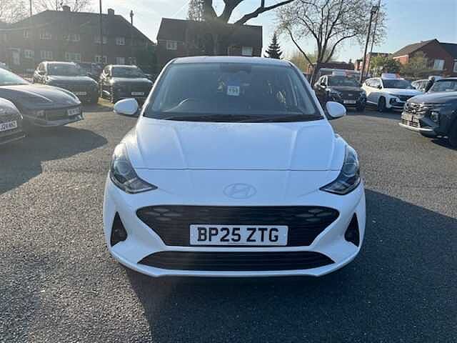Hyundai I10 1.0 Premium Hatchback 5dr Petrol Auto Euro 6 (s/s) (63 ps) White
