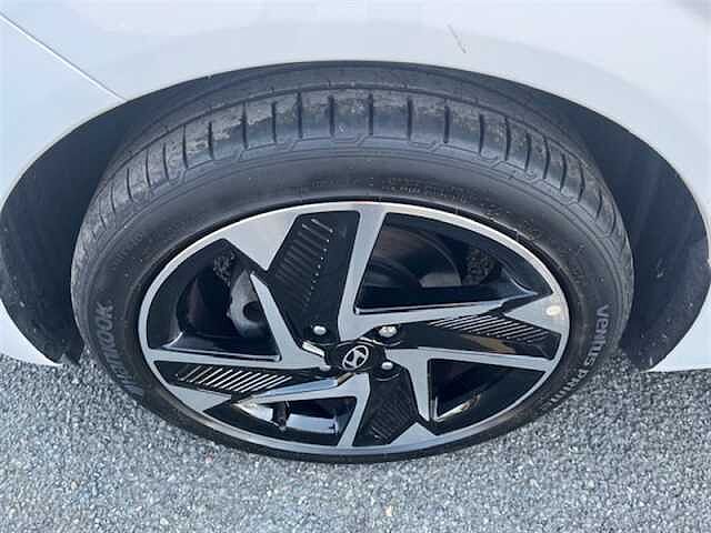 Hyundai I10 1.0 Premium Hatchback 5dr Petrol Auto Euro 6 (s/s) (63 ps) White