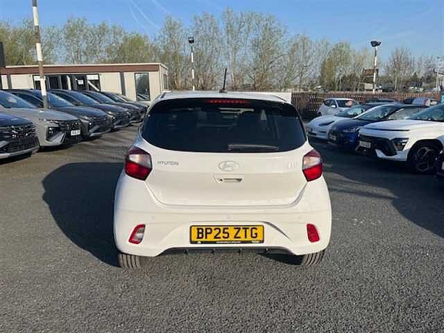 Hyundai I10 1.0 Premium Hatchback 5dr Petrol Auto Euro 6 (s/s) (63 ps) White