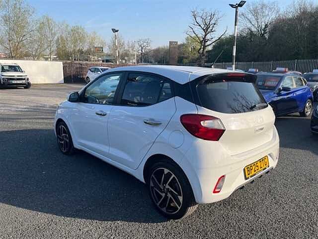 Hyundai I10 1.0 Premium Hatchback 5dr Petrol Auto Euro 6 (s/s) (63 ps) White