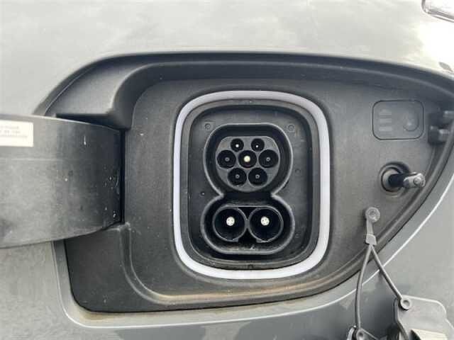 Hyundai KONA 39kWh Premium SUV 5dr Electric Auto (10.5kW Charger) (136 ps) Grey