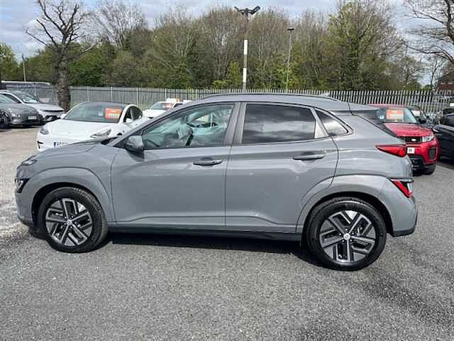 Hyundai KONA 39kWh Premium SUV 5dr Electric Auto (10.5kW Charger) (136 ps) Grey