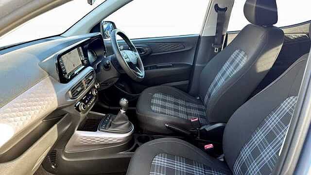 Hyundai i10 1.2 Premium Hatchback 5dr Petrol Manual Euro 6 (s/s) (79 ps)