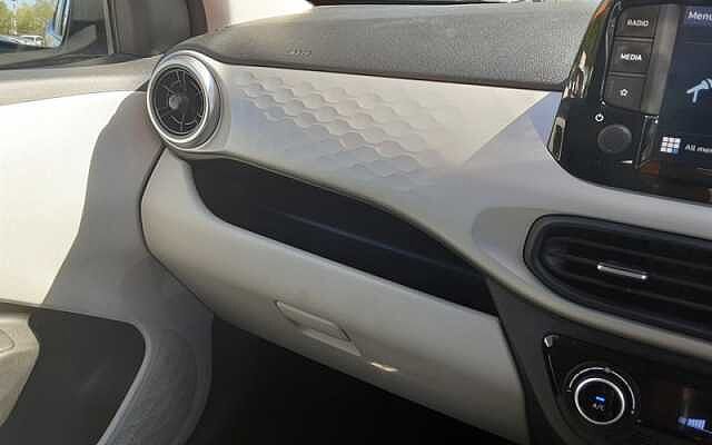Hyundai i10 1.2 Premium Hatchback 5dr Petrol Auto Euro 6 (s/s) (84 ps)