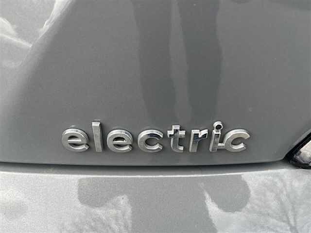 Hyundai KONA 39kWh Premium SUV 5dr Electric Auto (10.5kW Charger) (136 ps)