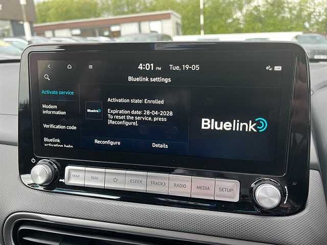 Hyundai KONA 39kWh Premium SUV 5dr Electric Auto (10.5kW Charger) (136 ps)