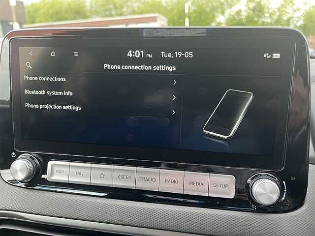 Hyundai KONA 39kWh Premium SUV 5dr Electric Auto (10.5kW Charger) (136 ps)