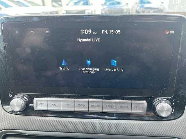 Hyundai KONA 39kWh Premium SUV 5dr Electric Auto (10.5kW Charger) (136 ps)