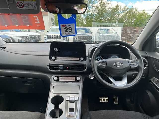 Hyundai KONA 39kWh Premium SUV 5dr Electric Auto (10.5kW Charger) (136 ps)