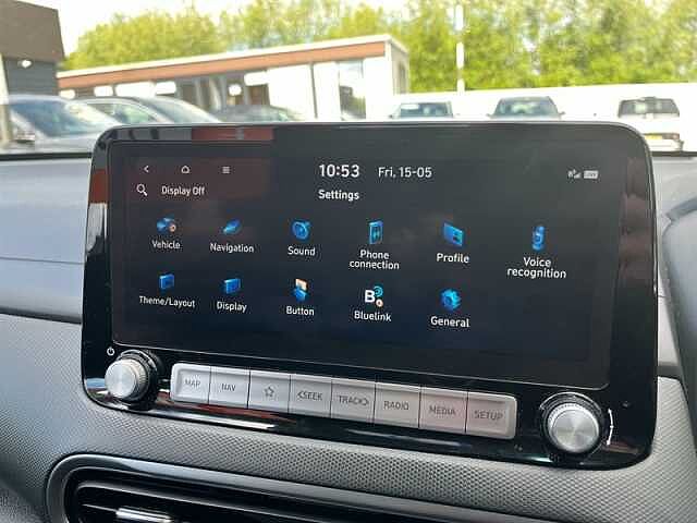 Hyundai KONA 64kWh Premium SUV 5dr Electric Auto (10.5kW Charger) (204 ps)