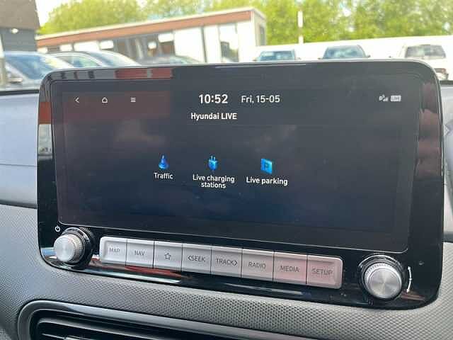 Hyundai KONA 64kWh Premium SUV 5dr Electric Auto (10.5kW Charger) (204 ps)