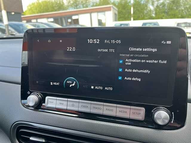 Hyundai KONA 64kWh Premium SUV 5dr Electric Auto (10.5kW Charger) (204 ps)