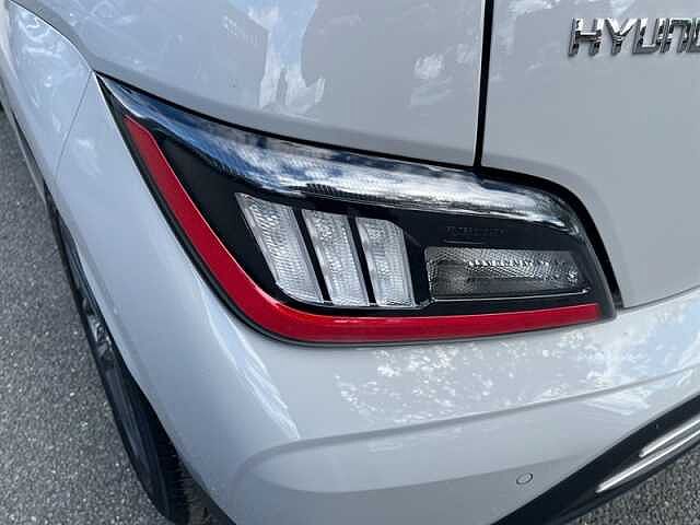Hyundai KONA 64kWh Premium SUV 5dr Electric Auto (10.5kW Charger) (204 ps)